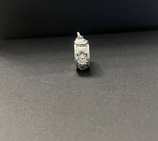 Ασημί charm με κρυστάλλους και κρεμαστή καρδιά