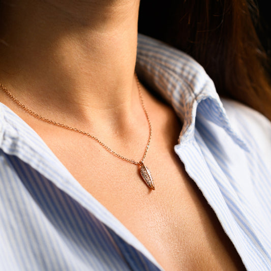 Ροζ Χρυσό Κολιέ με Φυλλαράκι και Στρας !