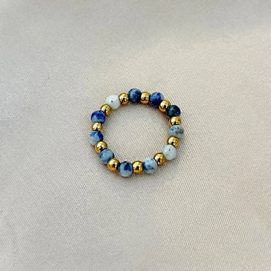 Δαχτυλίδι με ελαστική βάση και μπλε-λευκές χάντρες