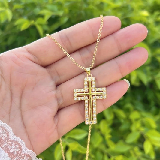 Κολιέ με χρυσή αλυσίδα και διπλό σταυρό με ζιργκόν