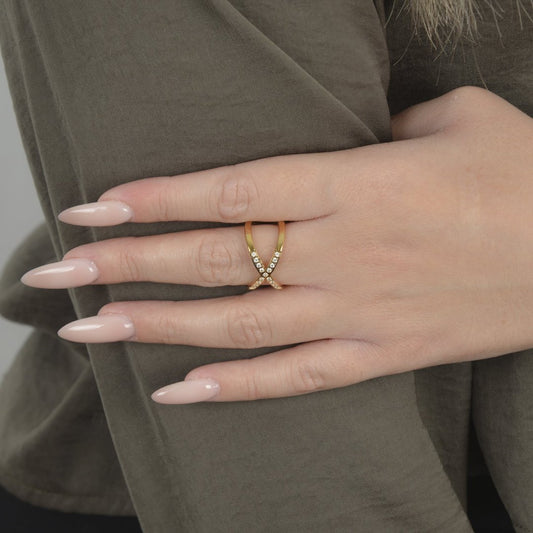 Χρυσό δαχτυλίδι με σταυρωτό σχέδιο και ζιργκόν | gold criss-cross ring, cubic zirconia.