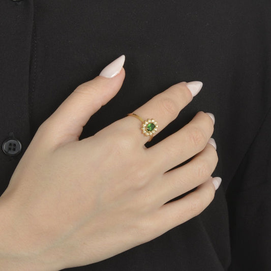 Χρυσό δαχτυλίδι με πράσινη πέτρα και ζιρκόν | gold ring with green stone and zircon.