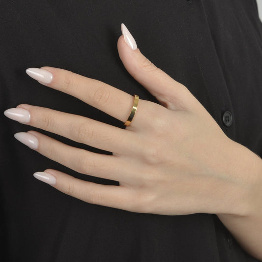 Χρυσό δαχτυλίδι με χάραξη "Forever Love" και κρύσταλλο | gold love ring, engraved jewelry, romantic gift.