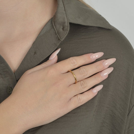 Χρυσό δαχτυλίδι φύλλα  gold leaf ring, elegant design.