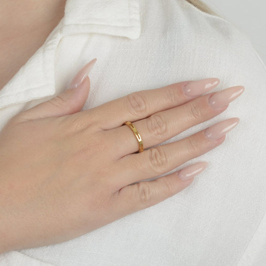 Χρυσό δαχτυλίδι με γεωμετρικό σχέδιο | gold ring geometric design minimal style.