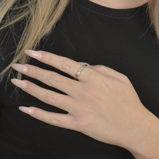 Ασημί δαχτυλίδι με σχέδιο διαμαντοκοπής | silver diamond cut ring.