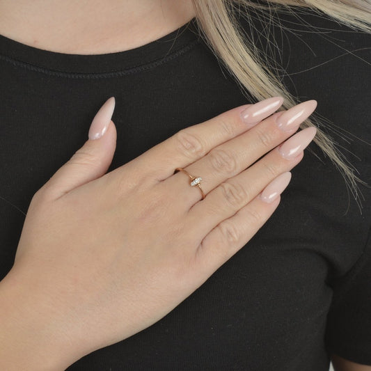 Ροζ χρυσό δαχτυλίδι με στρας | rose gold ring with rhinestones.