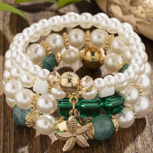 Βραχιόλια με πέρλες, πράσινες χάντρες και χρυσό charm αστερία ,σετ 4 τεμαχίων