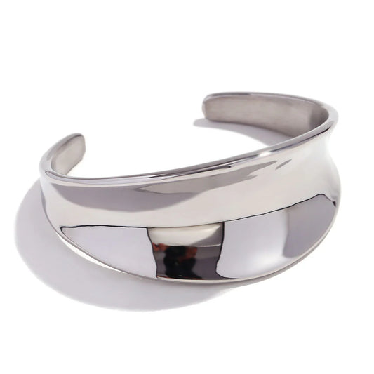 Ασημί βραχιόλι cuff από ανοξείδωτο ατσάλι, με λείο γεωμετρικό design, βάρος 80g