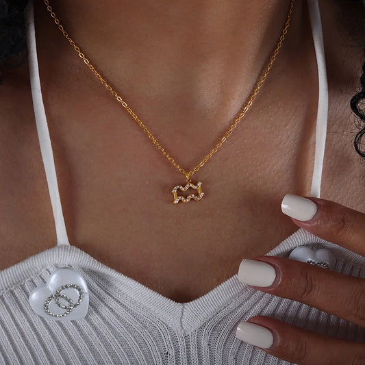 Χρυσό κολιέ με ζώδιο Υδροχόου και ζιργκόν – προσωπικότητα που λάμπει