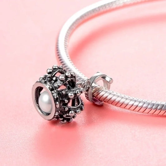 Ασημένιο charm σε σχήμα κορώνας με λεπτομέρειες