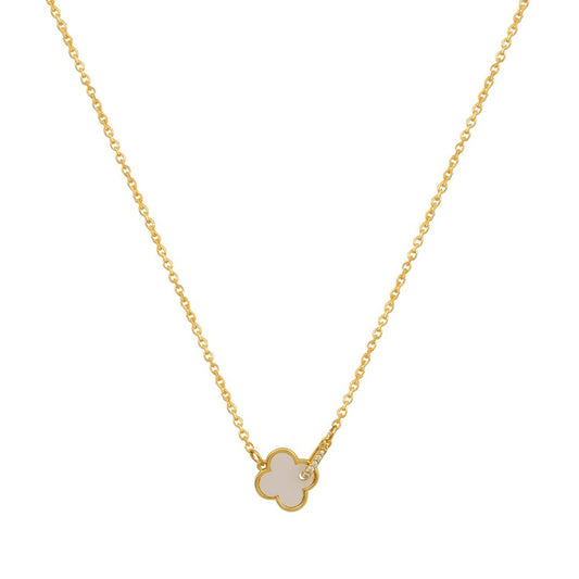 Χρυσό κολιέ με λευκή λεπτομέρεια σε σταυρουδάκι, για εκλεπτυσμένο στυλ.