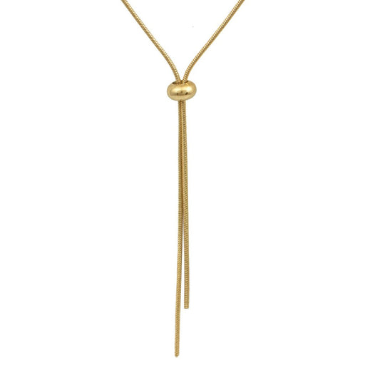 Χρυσό κολιέ με λεπτή αλυσίδα.