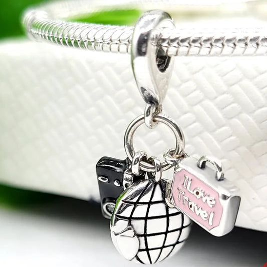 Ασημί charm ταξιδιού με βαλίτσα "Love Travel"