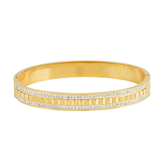 Χρυσό βραχιόλι με γεωμετρικό σχέδιο και λαμπερά ζιργκόν για μοντέρνα κομψότητα.