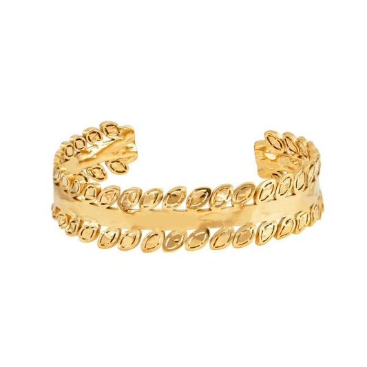 Χρυσό βραχιόλι με μοτίβο φύλλων για διαχρονική και αριστοκρατική εμφάνιση.