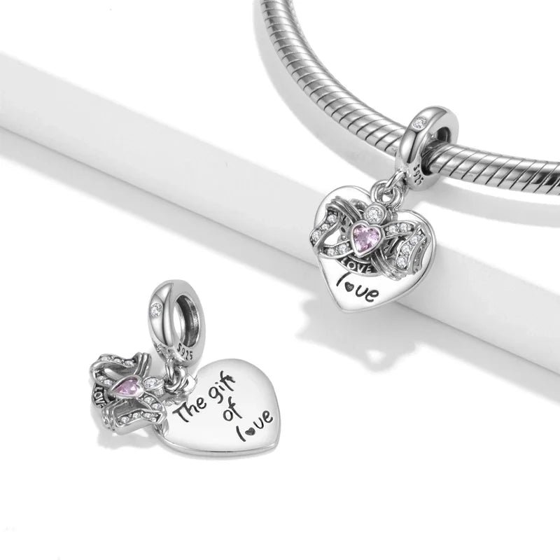 Charm καρδιά με επιγραφή "The gift of love" και ροζ πέτρα