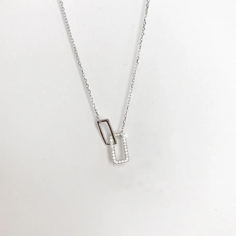 kolie me dyo orthogonious krikous kai stras