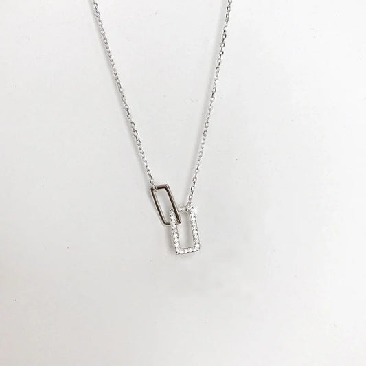 kolie me dyo orthogonious krikous kai stras