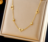 xryso kolie me kardies kai zirkon se kouti display